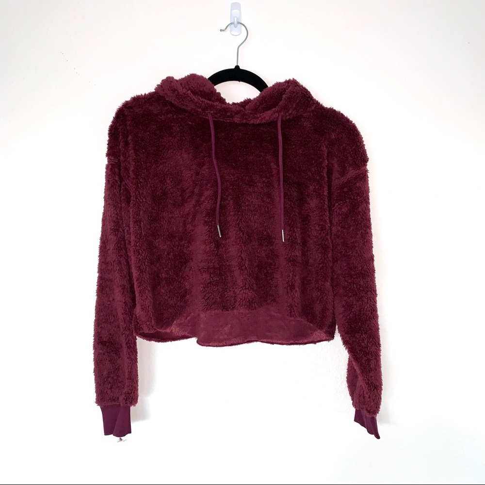 ❤️URBAN OUTFITTERS FLUFFY CROPPED HOODIE❤️
